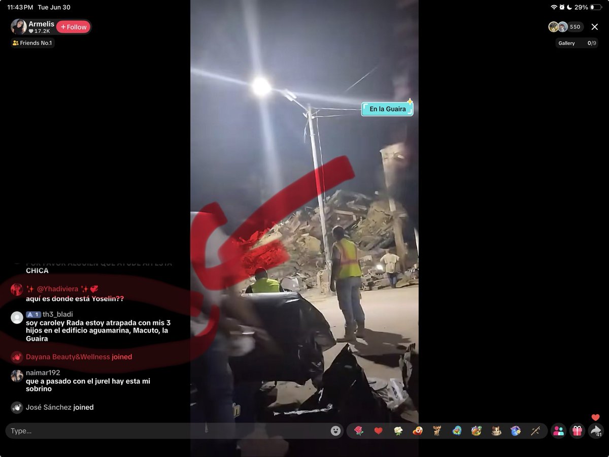 dayanar29's tweet photo. Hay sobrevivientes en  el edificio aguamarina en Macuto
Coordenadas: (10.6113232, -66.8844830)
Macuto 1164, La Guaira, Venezuela https://t.co/I0LwLQN15i
