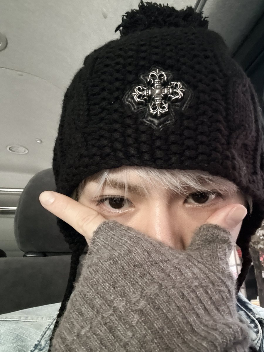 yoxironi's tweet photo. 흫햐하 디엠으로보내준사진 귀여워!!! https://t.co/4AUM2dWy71