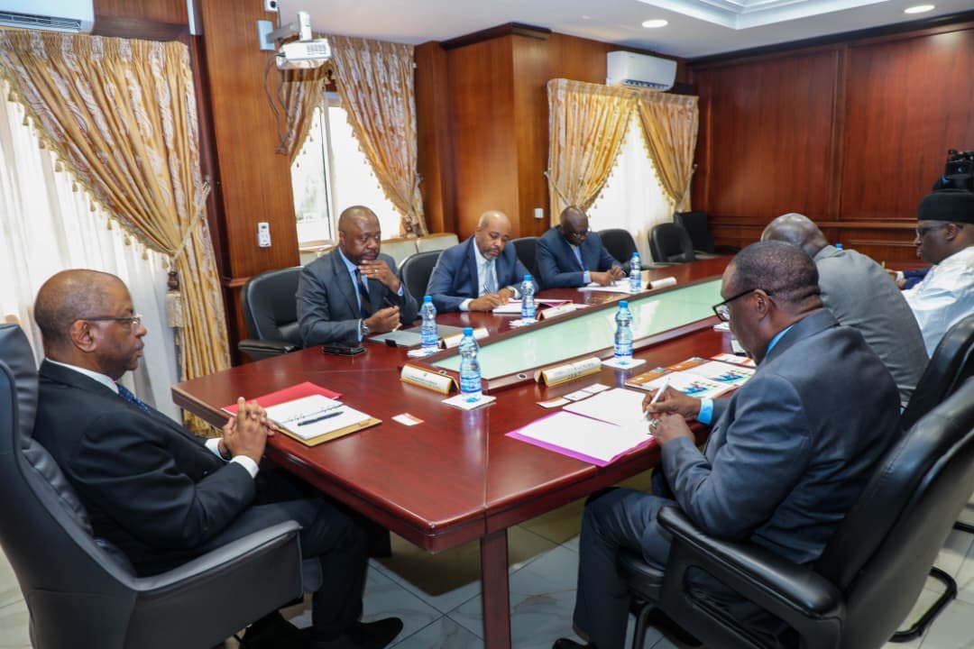 simeonehui's tweet photo. Honored to meet this week with H.E. Alexandre Barro Chambrier, Vice President of Gabon. We discussed how agriculture can drive food sovereignty, economic diversification & youth employment. Encouraged by the Government’s vision and looking forward to building a strategic partnership between Gabon and @IITA_CGIAR. #Gabon #Agriculture #CGIAR