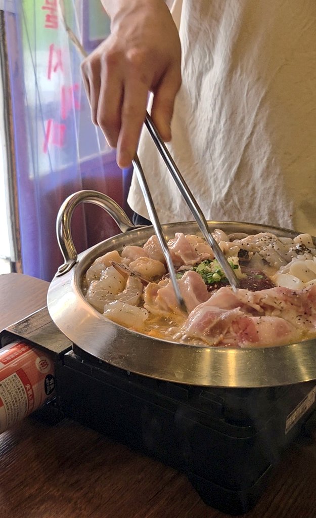 kikuchapi_vv's tweet photo. 高木ちゃん河合ちゃんとご飯会！
ナッコプセ美味しかった！
スイカと抹茶って合うんだね！！ https://t.co/YKcyKM5PuR