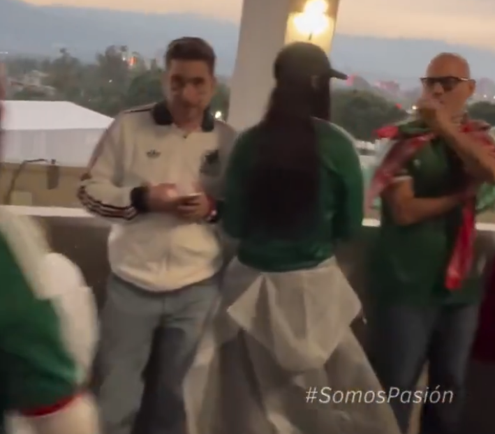 dalia_paulin's tweet photo. @LuisValLe_A El chavo y el Don sabiendo que la morra pendeja hizo mal y que no iban a meter la mano por ella, que castre este tipo de gente que hace y esconde la mano, ojalá alguien haya grabado la jeta de la tipa y la funen como es, nefastita. https://t.co/878o008mDl
