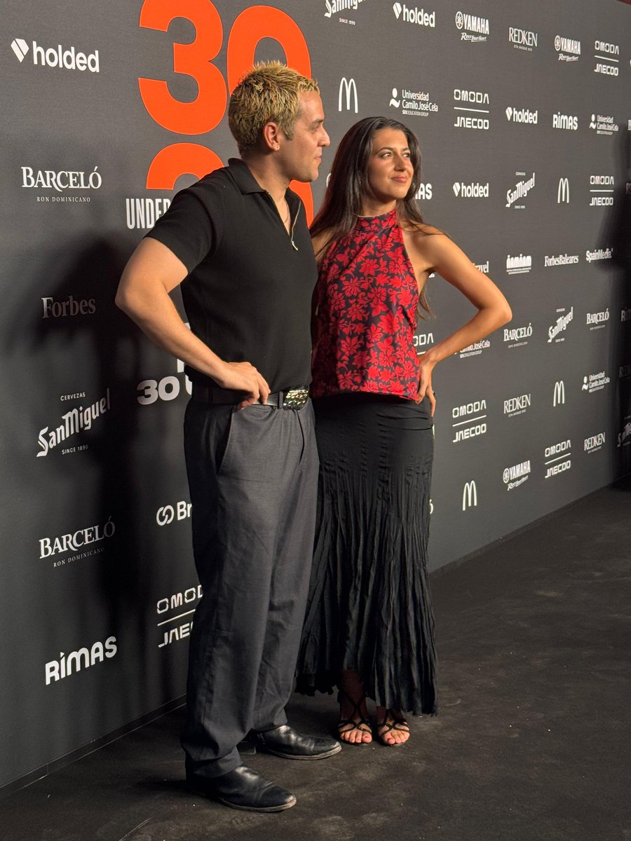 UniversalSpain's tweet photo. 📸 @laenedenaiara, Martin, @marlenaoficial, Gara Durán y Barry B en el evento de Forbes '30 Under 30' ✨️ https://t.co/q3zc2jXuOW