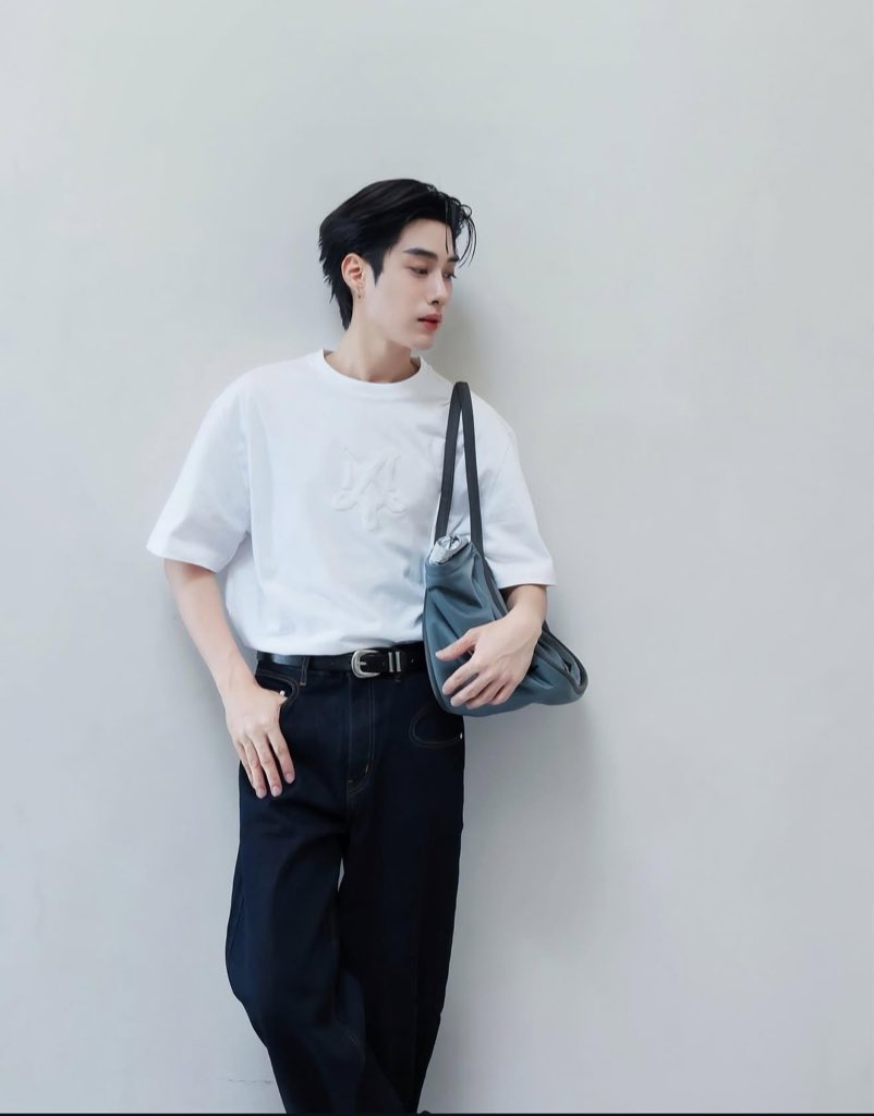 i_numtan's tweet photo. มุมข้างพระเจ้าสร้างที่หล่อบาดใจ #Tle_mtm https://t.co/CzhjMNvatt