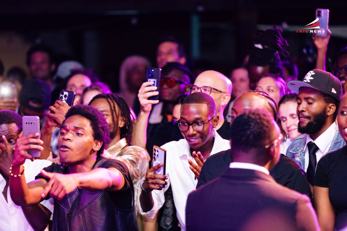 IrisNews_'s tweet photo. 👏 Cette première apparition burundaise constitue une entrée réussie pour celui que beaucoup surnomment le « Prim's Parolier ». Youssoupha retrouvera un public plus large ce 2 juillet 2026 à l'occasion d'un concert grand public très attendu.
#Burundi #Youssoupha #Culture #Événement #IrisNews