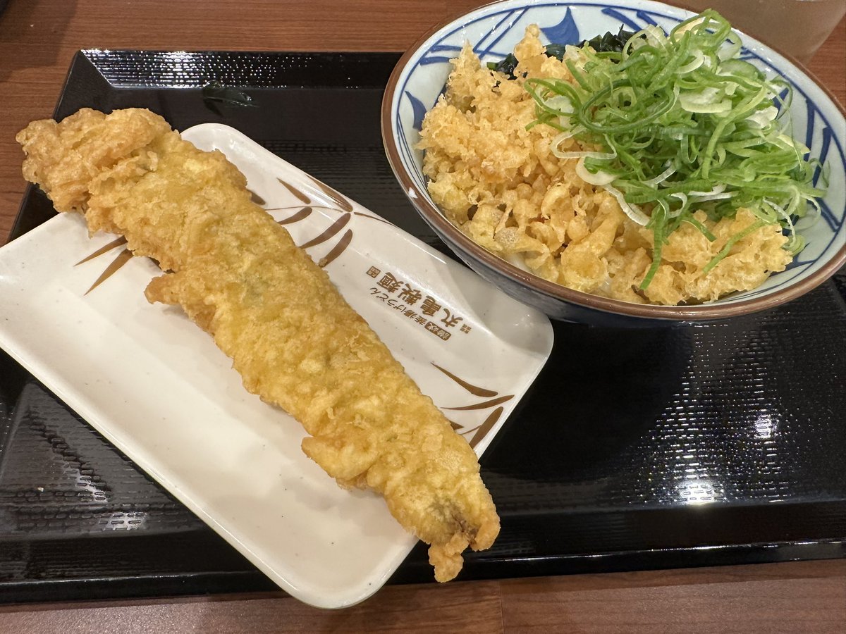 risunoAPEX's tweet photo. 丸亀銀アナゴ天とかいうやばい天ぷら出ててやばい…うますぎた https://t.co/dhTlL5MInT