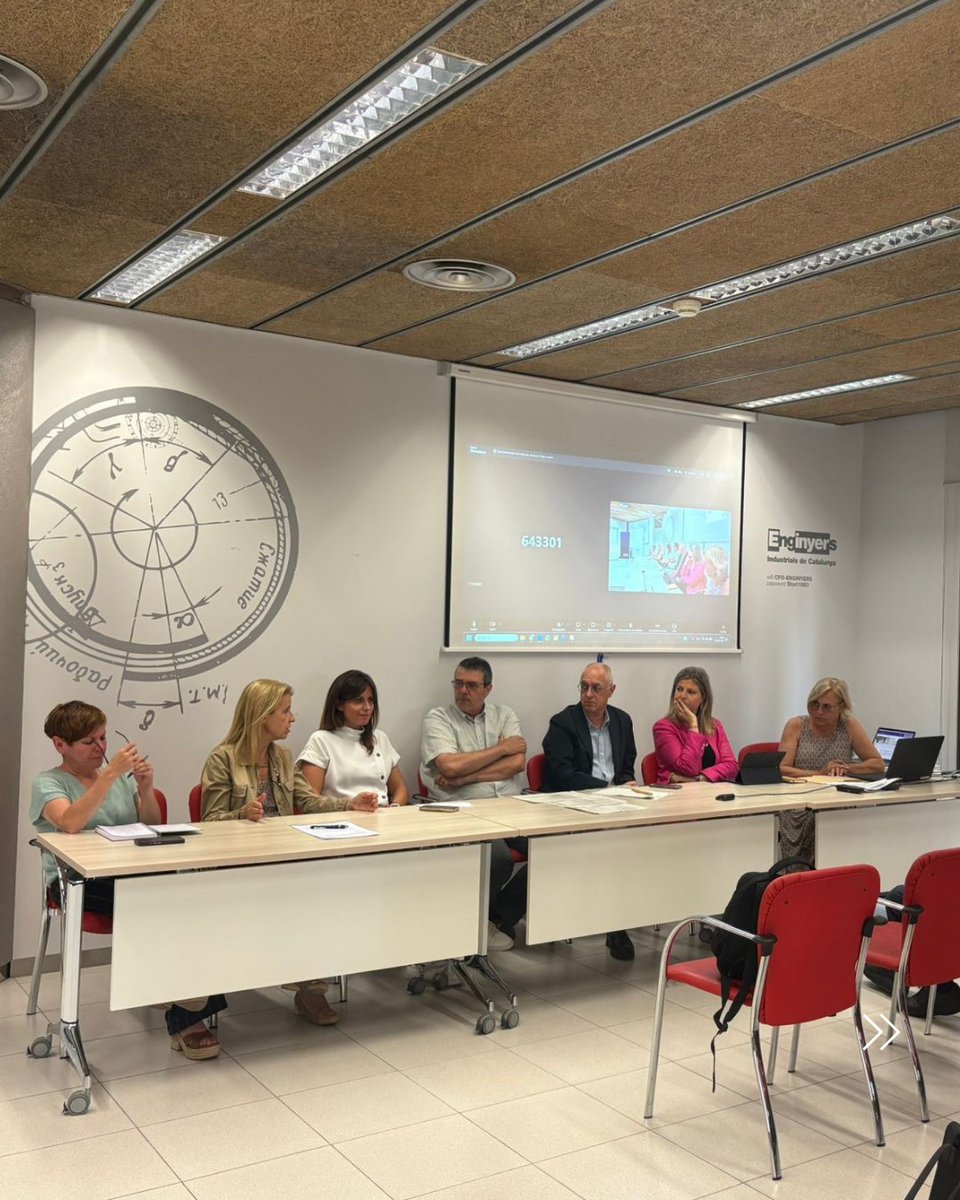 Eng_Agronoms's tweet photo. 🗓️ Resum d'activitat: Així ha estat el mes de juny al COEAC

✅ El COEAC visita la nova planta de Nufresco.
✅ La bioenergia reclama més impuls per accelerar la transició energètica.
✅ Fran Garcia, participa en el videopodcast “Europa: km 40. Un recorregut per un món en canvi”. https://t.co/41yuAxVNZo