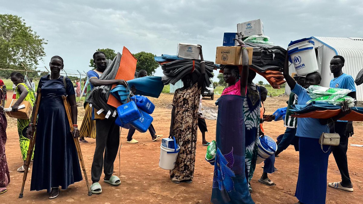 UNHCREthiopia's tweet photo. For displaced girls, managing periods without basic resources adds intense stress to an already difficult situation. 

With #EHF, @UNHCREthiopia has delivered dignity kits to +12,197 women &amp; girls in #Gambella, providing 3 months of essential period support. 🩸 https://t.co/hjm35BKycm