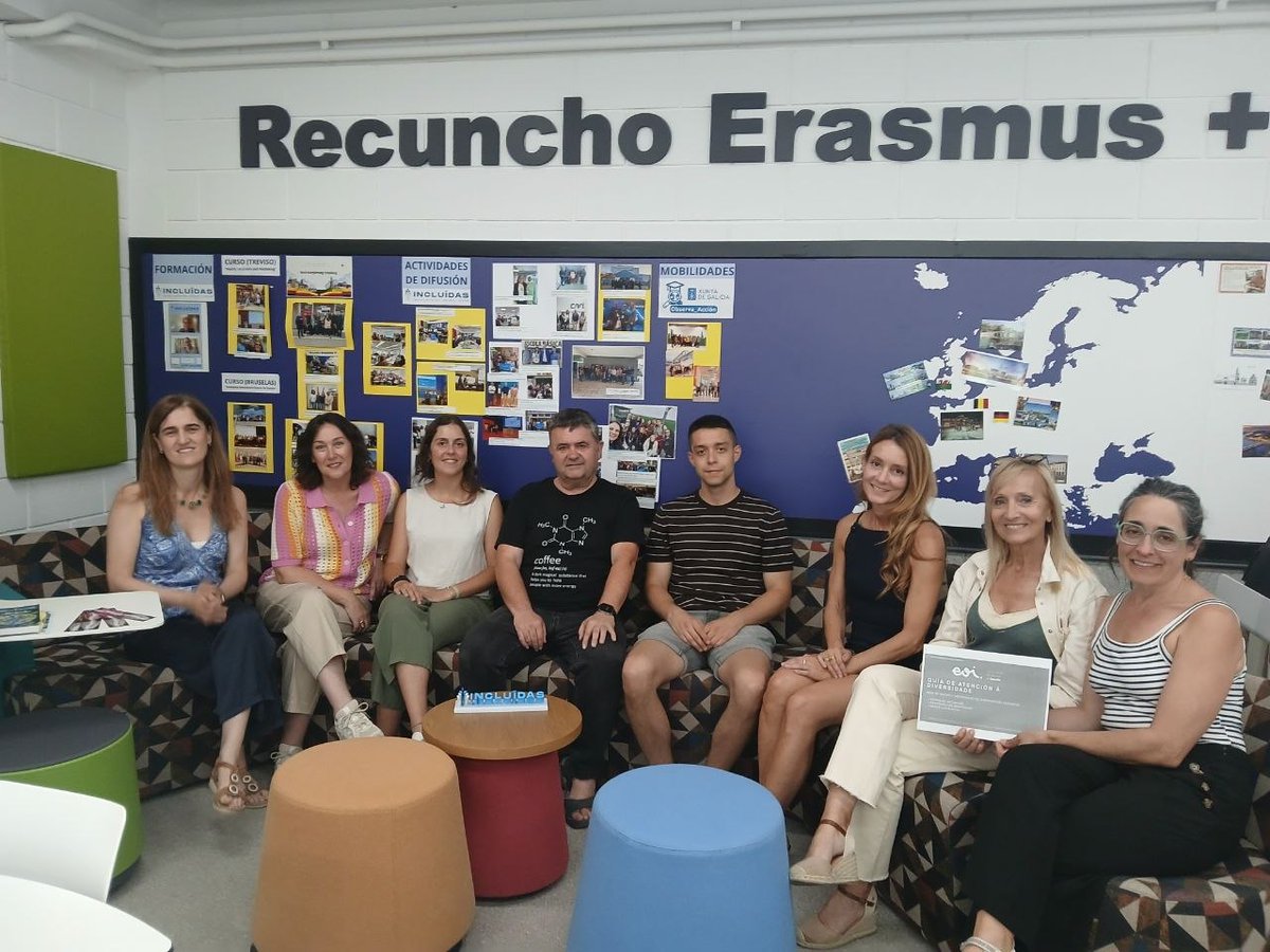 EstherMartinez's tweet photo. Xornada #incluídas de feedback das mobilidades a Francia 🇫🇷 e Portugal 🇵🇹 do proxecto Erasmus+ Incluídas @CAFIgalicia
Unha sesión para compartir experiencias, aprendizaxes e reflexións sobre #Inclusión nas aulas, #InclusiónGlobal #InclusiónDixital
@diana_pastoriza
@sepiegob https://t.co/3Jzs3eWqBQ
