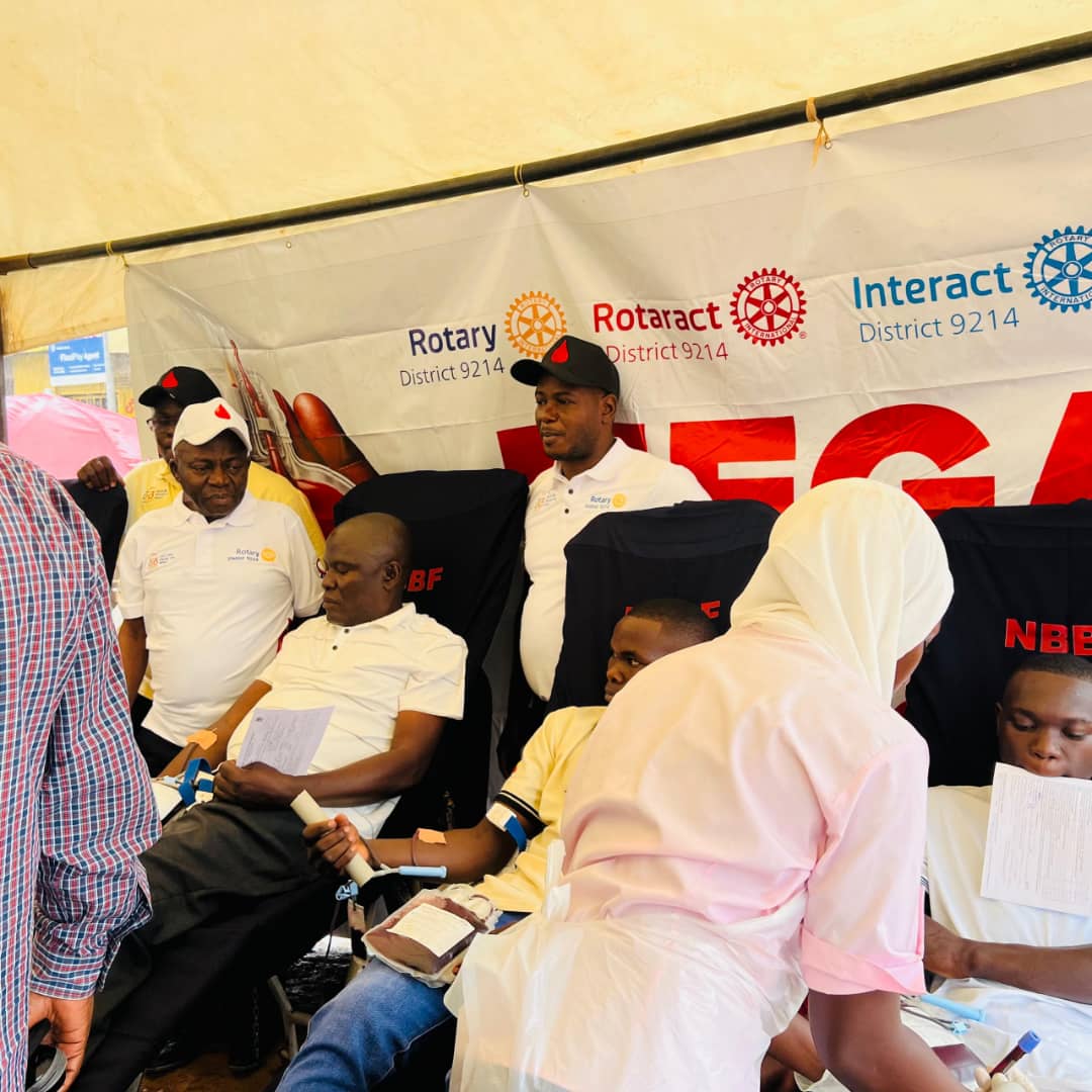 rcmx88's tweet photo. PDG Steven Mwanje has just  launched the campaign to collect blood to save lives. 
Busabala Trading Center  has a target to deliver 150 units......
Come and be part of this Blood Drive https://t.co/rW4rzGJGZM