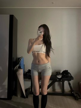 Leenryx's tweet photo. 운동 끝 몸매 자랑 타임      #맘눌뎀 https://t.co/81Qc9OfoXk