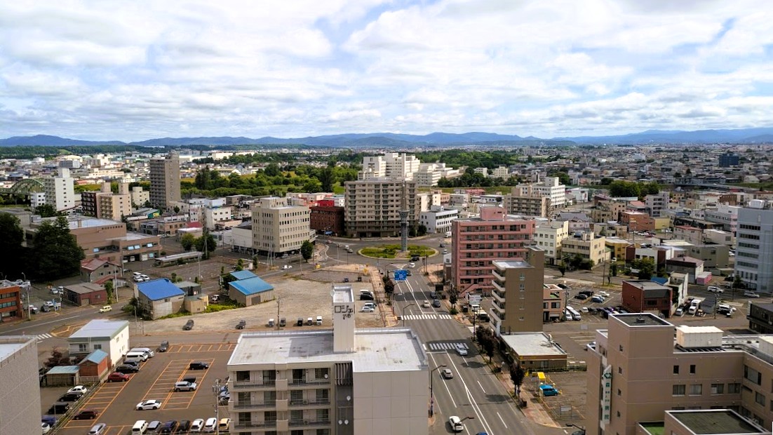 Tokyonobo's tweet photo. I selected a few photos taken in Asahikawa. Like other cities in Hokkaido, this beautiful city is struggling with a declining population. I hope it remains a beautiful and vibrant city forever. https://t.co/3wTHiQOPP3