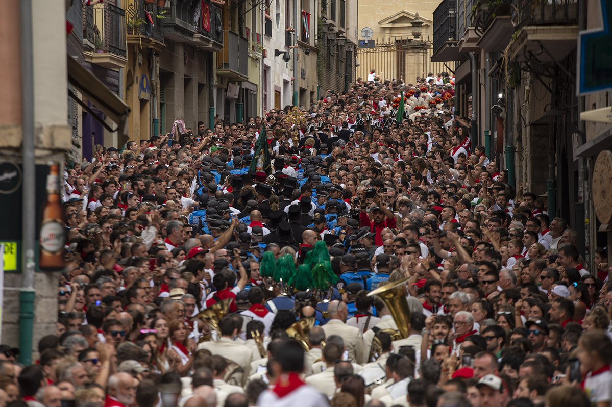 Unijepol's tweet photo. Más de 400 agentes de Policía Municipal velarán por la seguridad ciudadana durante las fiestas de San Fermín
⬇️⬇️
https://t.co/4tZAZu35Vp https://t.co/Jb5Mt3BUf9
