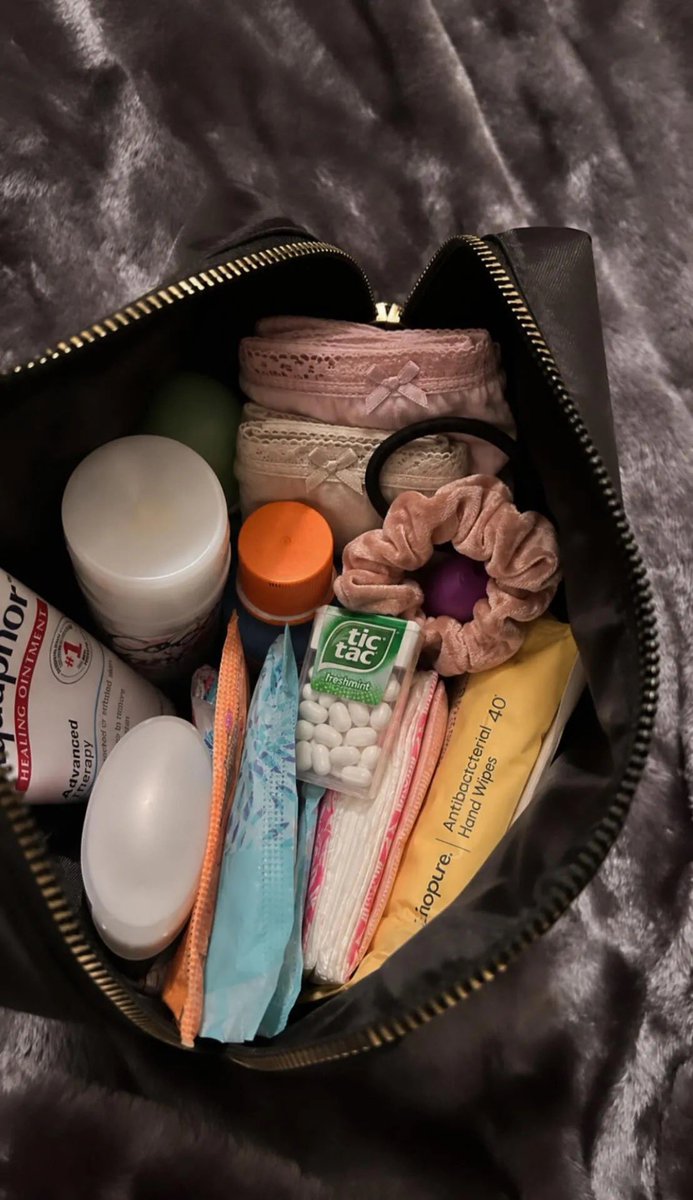 Haleemarh_Gumel's tweet photo. I honestly wasn't prepared for what I found in one of my student's backpacks. I teach after-school tutoring, and one of my students is an 11-year-old girl. She's kind, respectful, always neatly dressed, and every single day her dad is the one who drops her off and picks her up. A few days ago, I accidentally sent a message to our parents' group that said: "Moms, don't forget to pack your kids' snacks and water bottles." A few minutes later, her dad sent me a private message. He wrote:￼