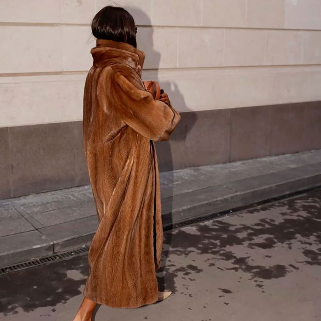 InfurMagazine's tweet photo. Sleek, chic, and sweating fabulously.
#infur #infurmagazine #newfashion #modernfashion #fur #furfashion #min #minkfur #minkjacket #furjacket #aw26 #fw26 #mobwife #fashionweek #softluxury #softlife #quietluxury #citygirl #itgirl #richgirl #thatgirl #cleangirl #oldmoney #neoelite https://t.co/HWAQrWJ4vf