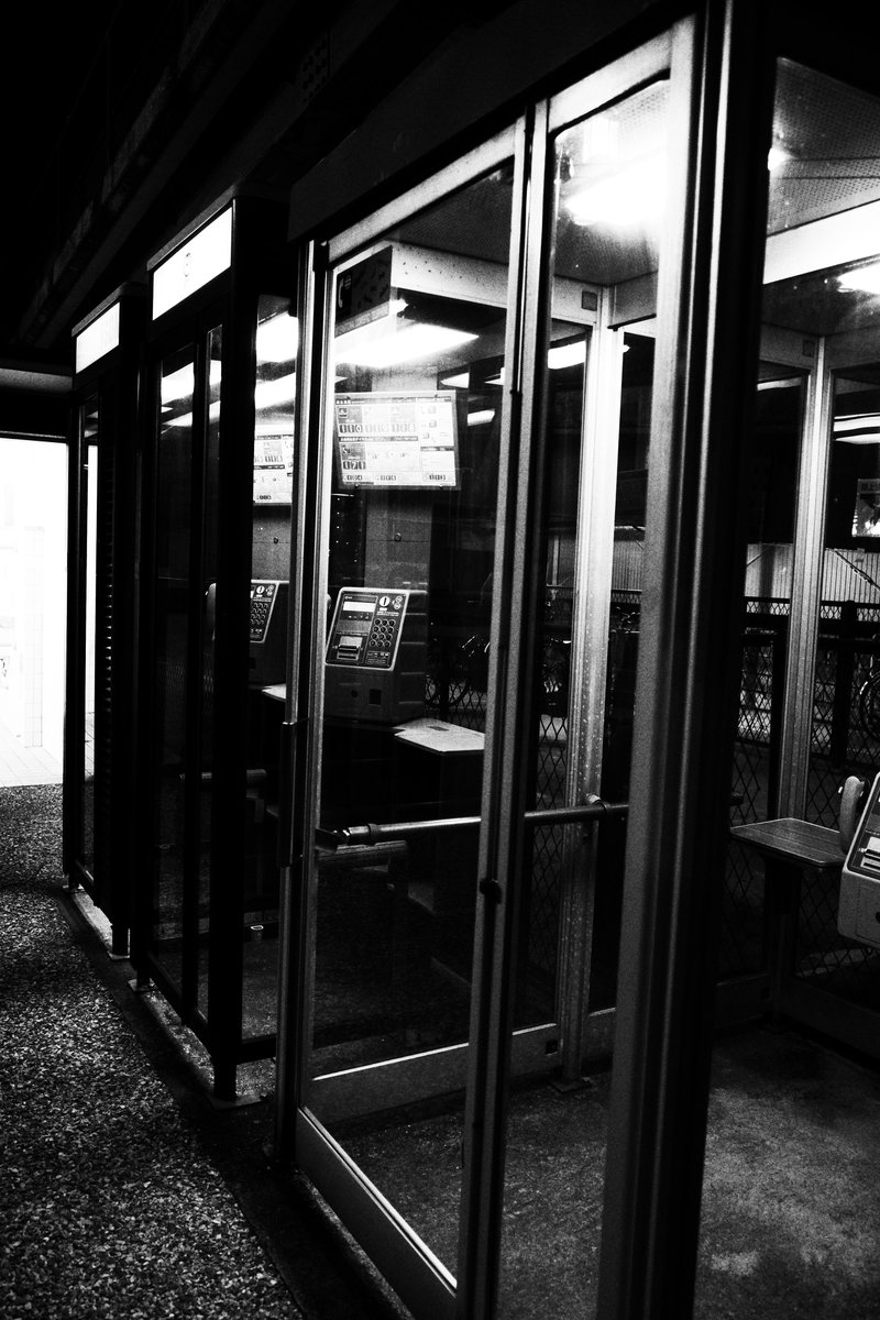hidemono's tweet photo. telephone booth https://t.co/vA0aJPrrd8