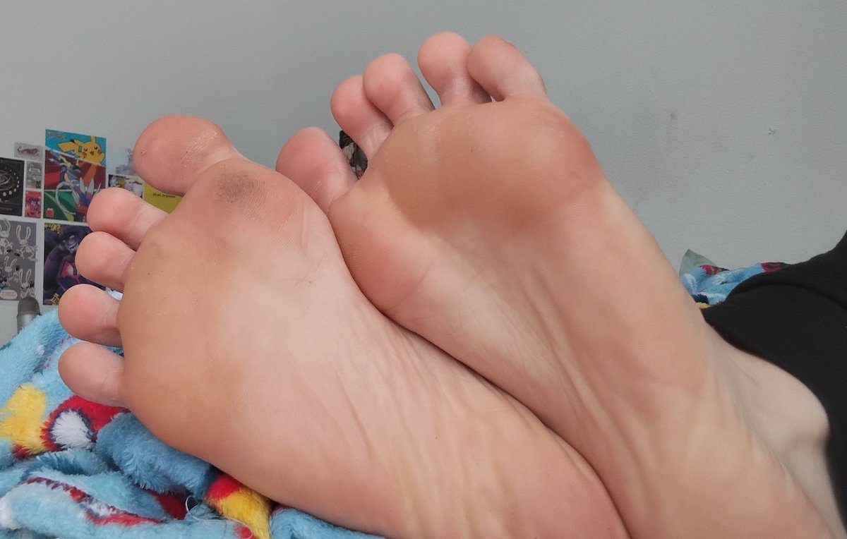 FurryAccount12's tweet photo. They're BEGGING for your worship...so why keep my feet waiting???? now pay up freak~ https://t.co/Ak8YuE9Xtg