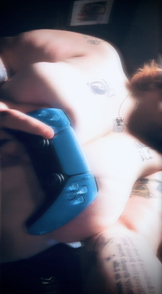 TalkGaymerToMe's tweet photo. Even when I’m playing on my Steamdeck you’ll probably find me using my trusty-dusty PS5 controller 😭🩵

What do you wanna see me streaming next? 👀 

#nsfwtwtًً #nsfwtwtﾟ #nsfwtwtًًً https://t.co/lGTV0ZEo7a