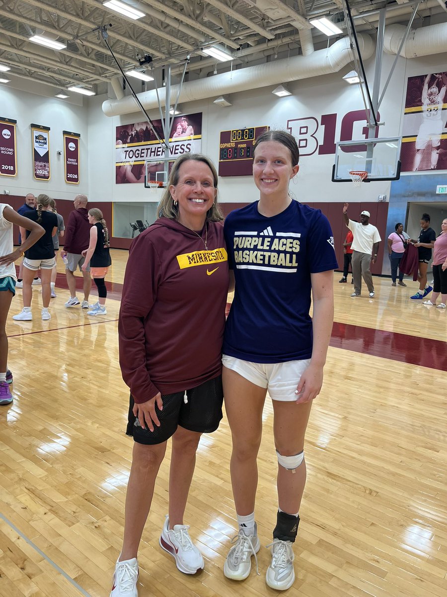 ella_grable's tweet photo. Had a great time at the @GopherWBB and @CoachDawnP Elite Camp yesterday! I enjoyed how much this camp pushes you while not just playing, but by a ton of skill work! Lucky for me, I have family that lives down in Minnesota, so I got to spend quality time with them too. Go Gophers! https://t.co/6AN0ucVDrE
