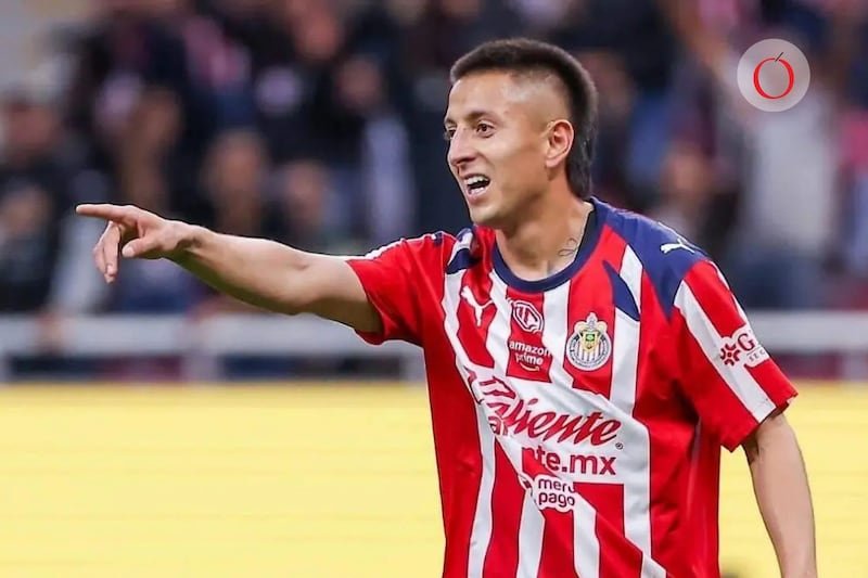M_lira10's tweet photo. No tienes idea de cómo te vamos a extrañar en @Chivas 🥹

@miseleccionmx https://t.co/XwW3xmm43k