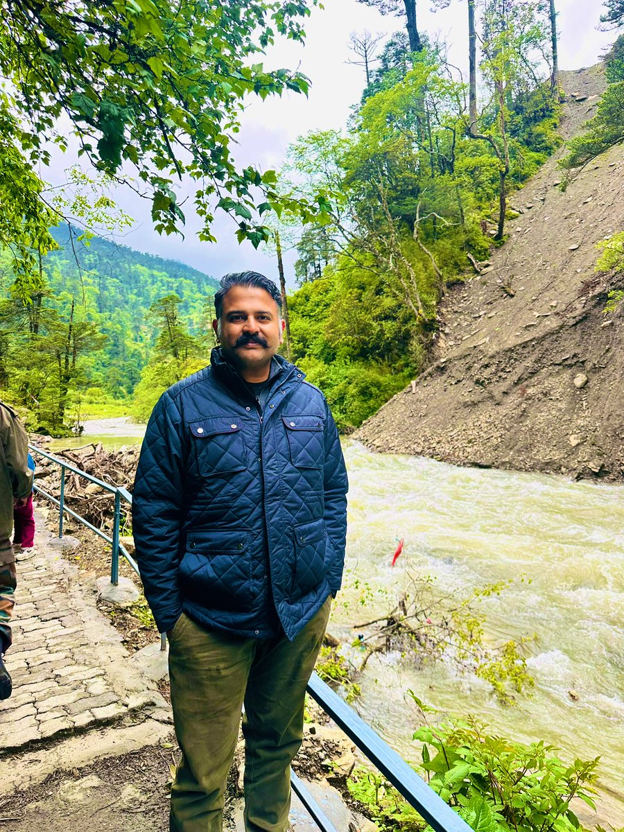 MaanDhamora's tweet photo. Nestled in the pristine wilderness of Damteng (Domtsang is a remote border village located in the Thingbu circle of the Tawang district, Arunachal) nature unfolds in its purest form through emerald valleys, crystal-clear rivers, majestic mountains and soothing hot water springs. https://t.co/iGlH6twEep