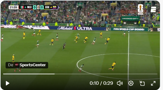 Jmiguelb01's tweet photo. #CopaMundialFIFA por que no se reviso el primer gol de mexico? es cosa de solo mirar la imagen de la transmision por tv; https://t.co/MayH3uuhMH