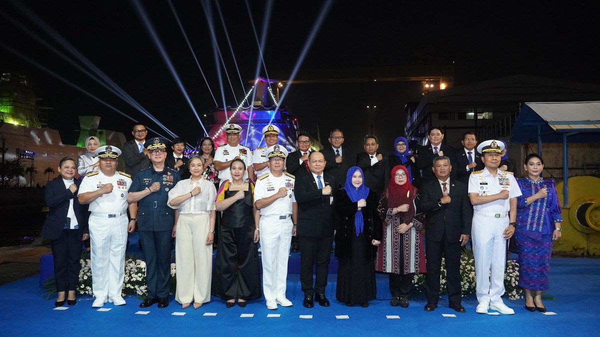 KERIS_BACKUP's tweet photo. Momentum ini menjadi bukti bahwa industri pertahanan nasional terus menunjukkan daya saing di tingkat global serta memperkuat posisi Indonesia sebagai mitra strategis dalam kerja sama industri pertahanan dan maritim di kawasan. https://t.co/N0pgOJHCh6