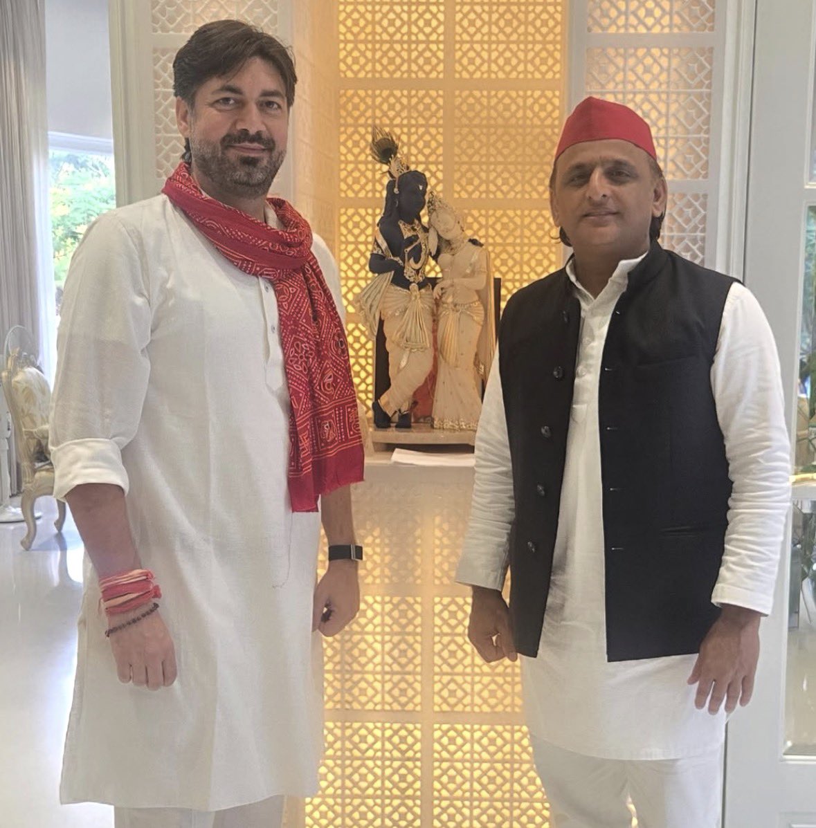 LaliteshPati's tweet photo. उत्तर प्रदेश की प्रगति की आवाज़, जनता की धड़कन, हम सभी के चहते नेता, आदरणीय श्री @yadavakhilesh जी को जन्मदिन की हार्दिक शुभकामनाएँ। https://t.co/Ge84IVyixq