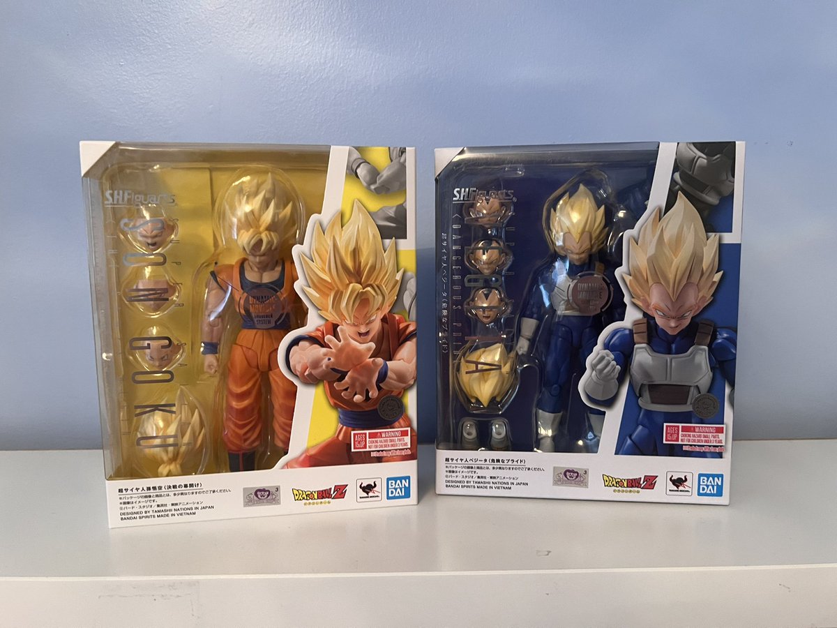 aquaticavaZ's tweet photo. my vegeta finally came innn. My shelves looks like a mess… 🫪 #SHFiguarts #DragonBallZ #Goku #Vegeta #DragonBallZSHFiguarts https://t.co/fNRpofXxK7