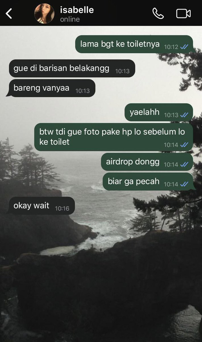 jyoride's tweet photo. hyeonkeon au.

kala (kh) borrowed his friend’s phone to take a photo during a school seminar. when it was supposed to be airdropped to him, it accidentally ended up in saviel’s (sh) gallery instead. https://t.co/ZrhAXVNKN6