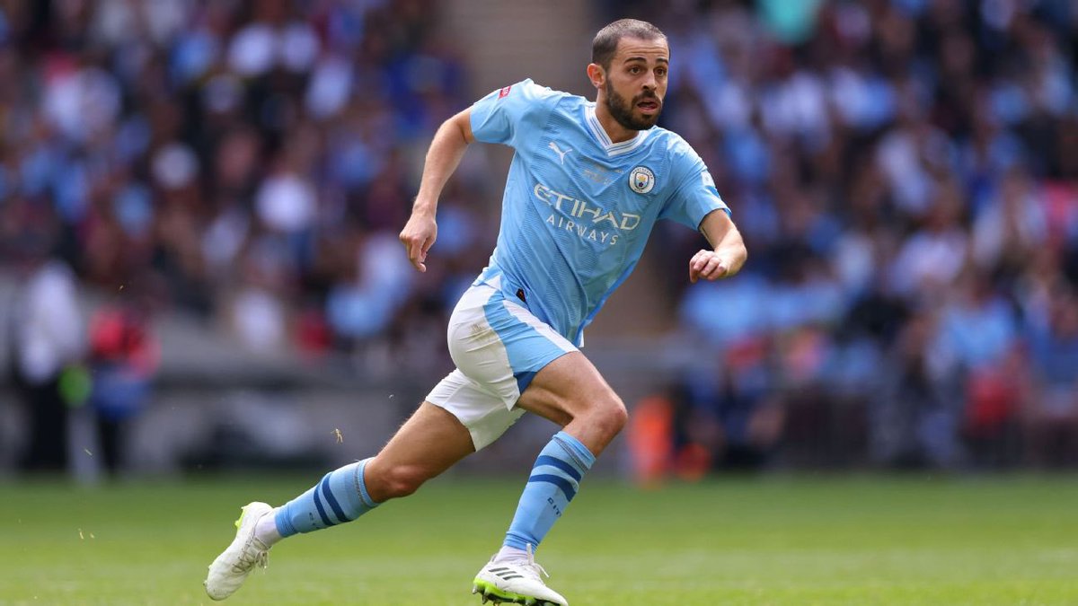 Rup4kC's tweet photo. Alvarado imo is Mexicos problem solver in almost every phase of play, incredible tournament, when they build he is there, when they attack he is there, when they defend he is there, Bernardo Silva esque https://t.co/DbnDSHk9nZ