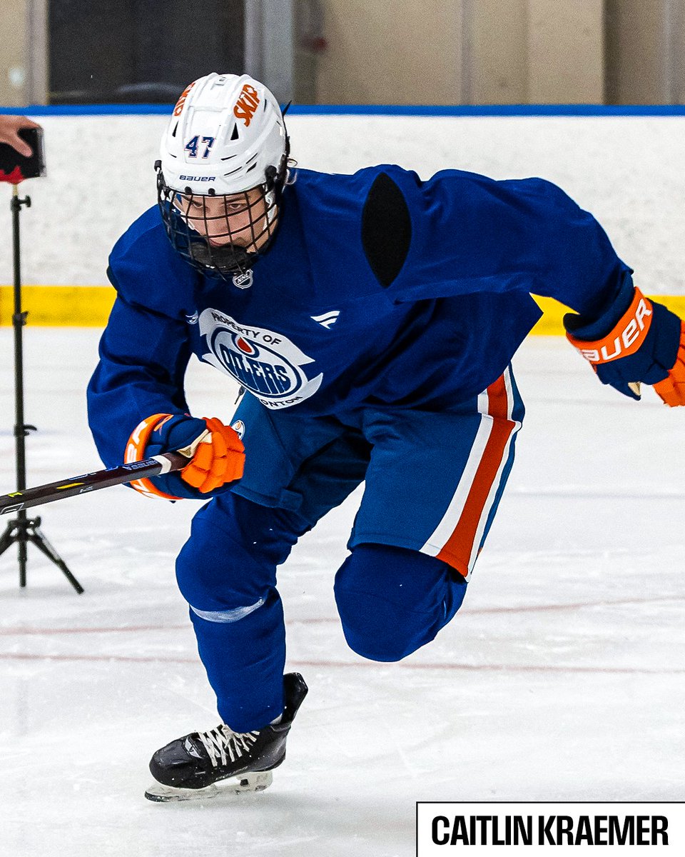 NHL's tweet photo. The Edmonton Oilers have invited women’s hockey players Caitlin Kraemer, Abbey Murphy, and Chloe Primerano to their development camp this week! 🔵🟠

(📸: @EdmontonOilers) https://t.co/NnOTPlKqOZ