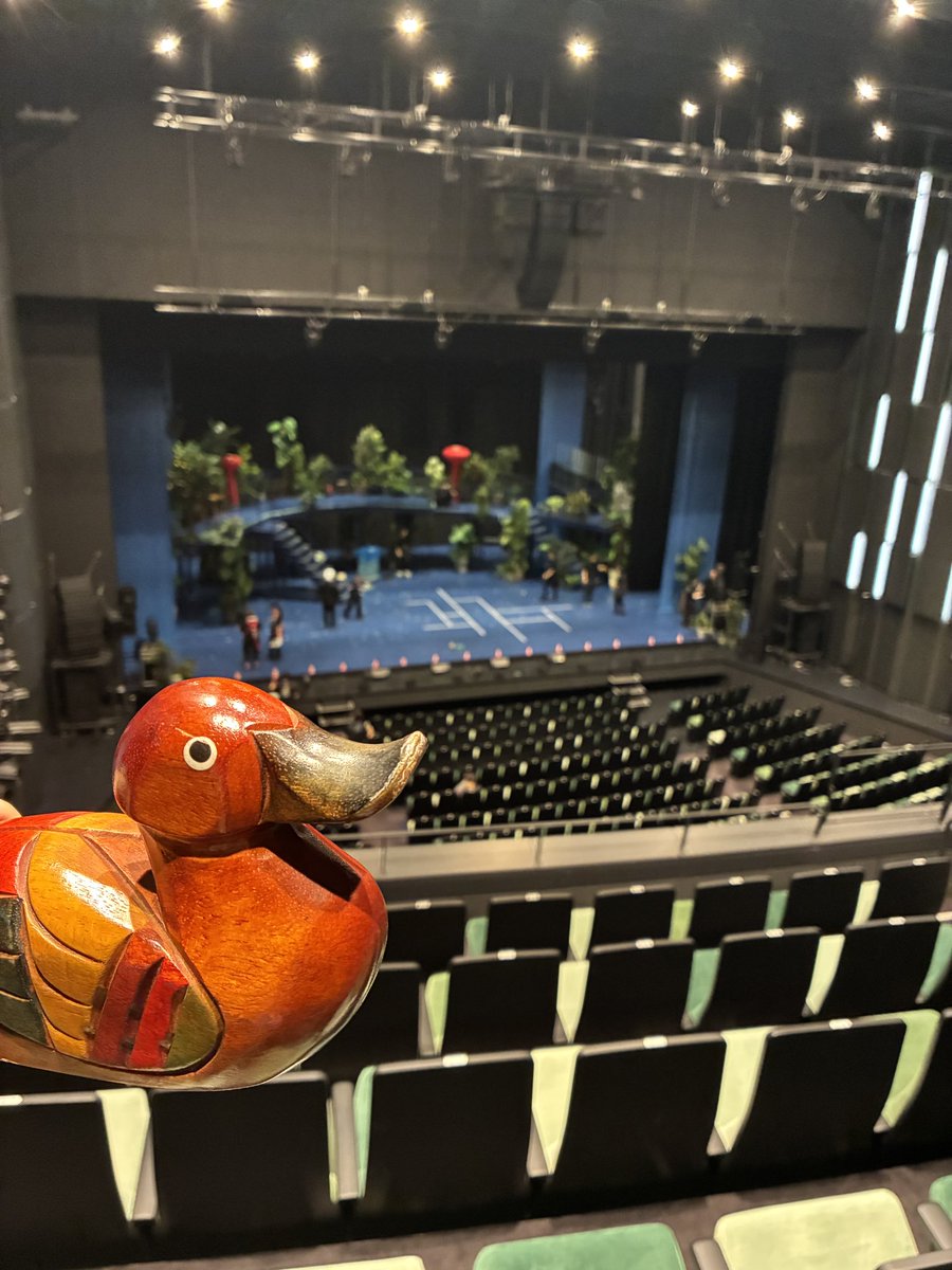 girigiri2026's tweet photo. ／
仕込み中カモ🦆
＼

#ぎりぎり2026
大阪公演は7/2(木)開幕カモ❤️‍🩹

大阪のみんなに観てもらえるのが楽しみカモ🦆

【チケット好評販売中🎟️】
https://t.co/U2wbGiKRMB https://t.co/AB3QIIk6qA