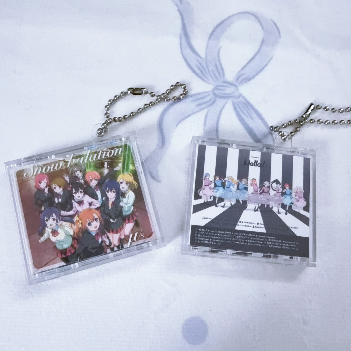 mona_ka2525's tweet photo. ミニチュアCDかわちいって思って回したら、中に音楽聴けるQRコードあったり、歌詞カードもあったりして500円で満足度高すぎて感動した❕ฅ(º ﾛ º ฅ)♡♡
#ガチャガチャ #カプセルトイ https://t.co/3t3widdl9D