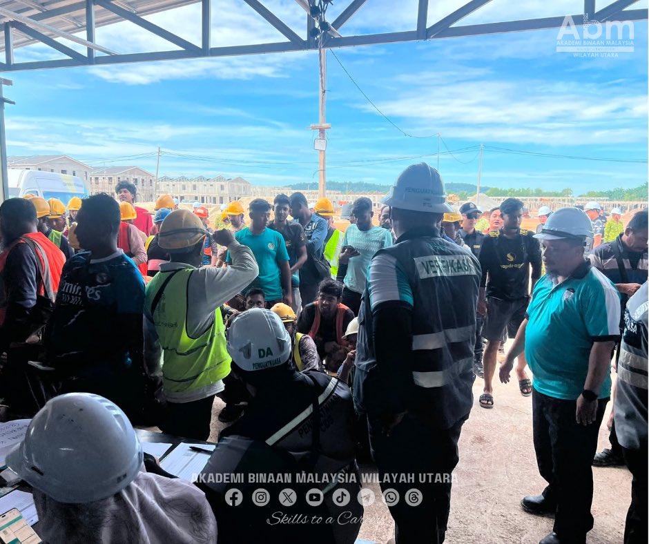 ABMUTARA's tweet photo. 🚧 ABM Utara menyokong Operasi Penguatkuasaan Bersepadu (OPB) anjuran CIDB Negeri Kedah di Kuala Ketil.

Bersama memperkukuh pematuhan, keselamatan dan profesionalisme dalam industri pembinaan. 💪🏗️

#ABMUtara #CIDBMalaysia #OPB #TVET #IndustriPembinaan https://t.co/PZRhWeSfq8