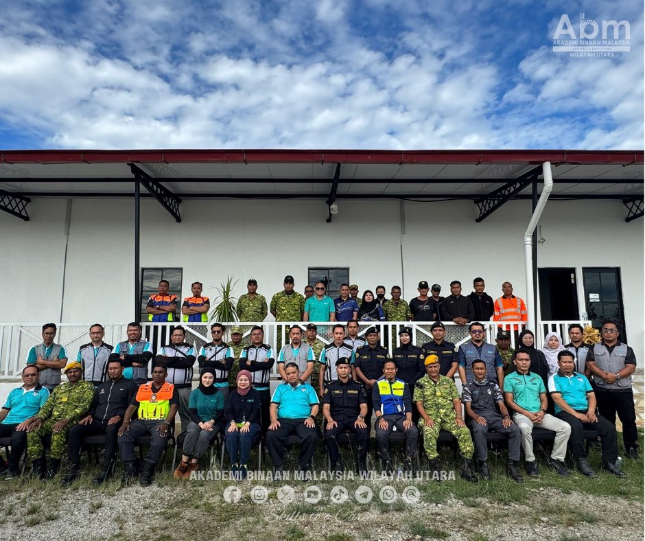 ABMUTARA's tweet photo. 🚧 ABM Utara menyokong Operasi Penguatkuasaan Bersepadu (OPB) anjuran CIDB Negeri Kedah di Kuala Ketil.

Bersama memperkukuh pematuhan, keselamatan dan profesionalisme dalam industri pembinaan. 💪🏗️

#ABMUtara #CIDBMalaysia #OPB #TVET #IndustriPembinaan https://t.co/PZRhWeSfq8