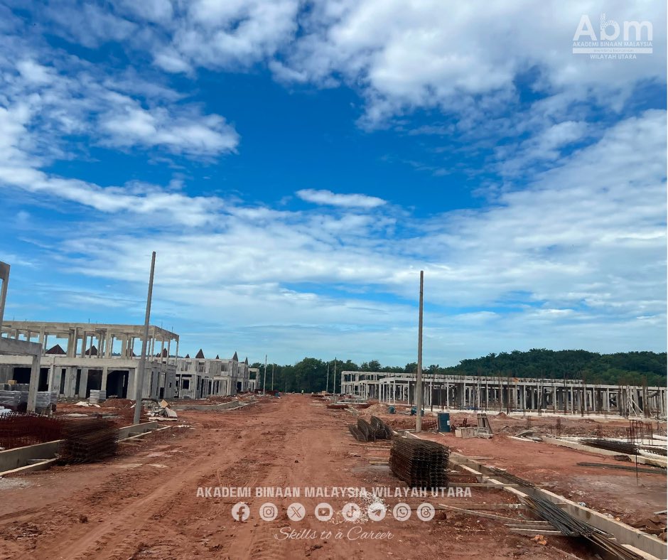 ABMUTARA's tweet photo. 🚧 ABM Utara menyokong Operasi Penguatkuasaan Bersepadu (OPB) anjuran CIDB Negeri Kedah di Kuala Ketil.

Bersama memperkukuh pematuhan, keselamatan dan profesionalisme dalam industri pembinaan. 💪🏗️

#ABMUtara #CIDBMalaysia #OPB #TVET #IndustriPembinaan https://t.co/PZRhWeSfq8