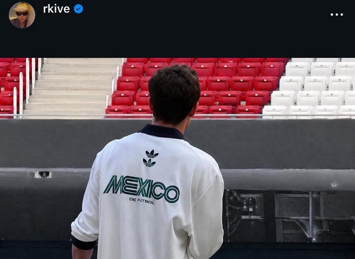 namutws's tweet photo. IMAGÍNENSE QUE AHORA MÉXICO SEA EL PAÍS QUE LOS MIEMBROS APOYEN EN EL MUNDIAL Y AHORITA ESTE NAM CON SU CERVECITA VIENDO EL PARTIDO Y GRITANDO AHUEVO MEJICOOO https://t.co/OUqwAB5S4E