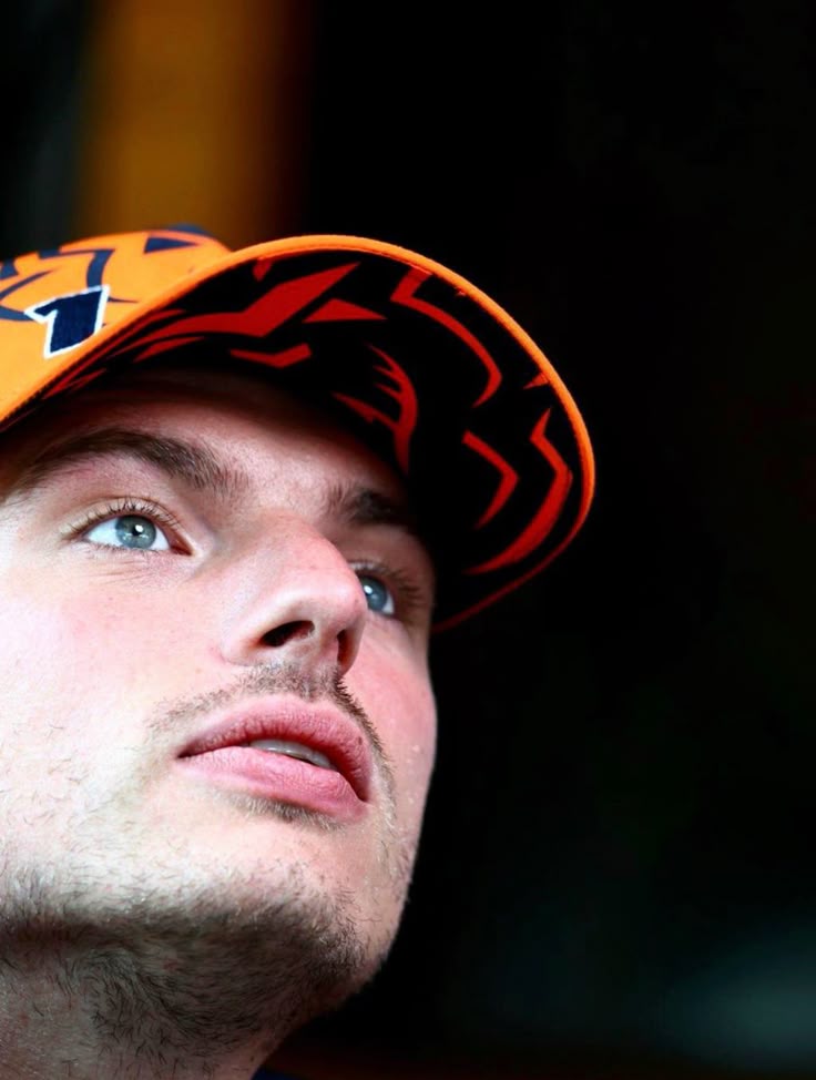 gisellamour's tweet photo. thats max verstappen 💗 https://t.co/f6Pvk6YcgH