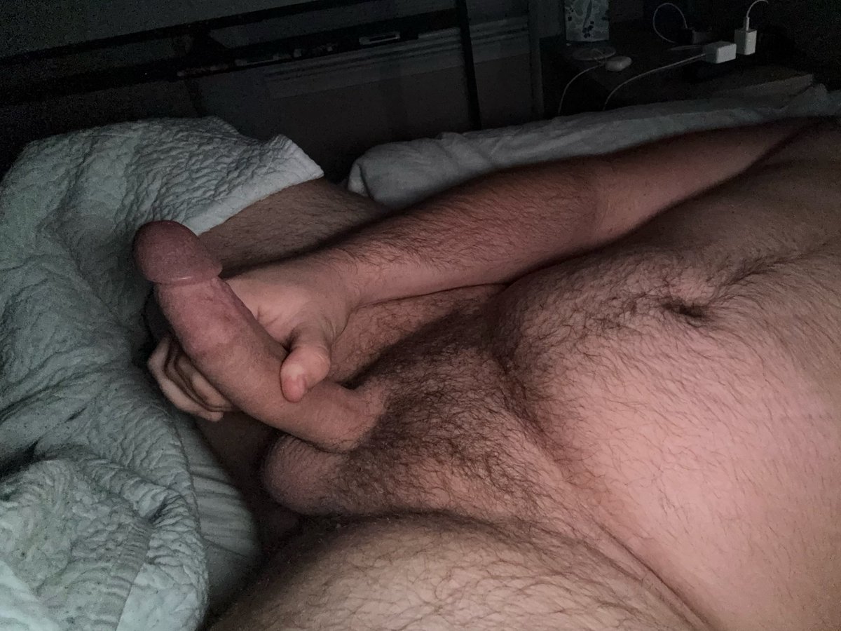 drippyweek's tweet photo. My fat cock isn’t gonna service itself https://t.co/SCLKmzMV3x