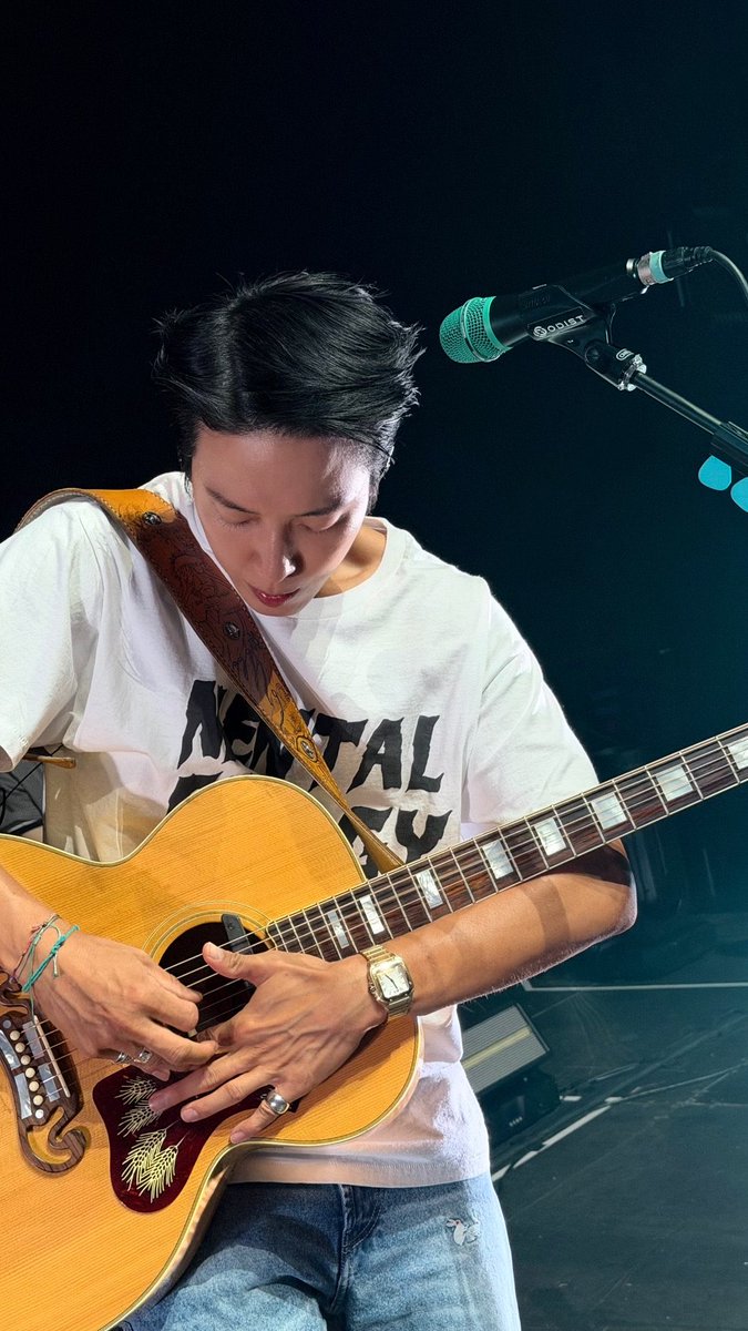 BlueEffect622's tweet photo. Yonghwa singletan saya diam, Yonghwa pamer otot saya diam. Tapi HARI INI Yonghwa Jidatan, saya sampaikan SAYA AKAN LAWAN! 🙏🏻🤸🏻

#CNBLUE #3LOGY #CNBLUEinEurope #KpopEurope #KpopinBerlin #CNBLUE_World_Tour #3LOGY_in_Berlin
From CNBLUE UN Support https://t.co/3c655uRK2u