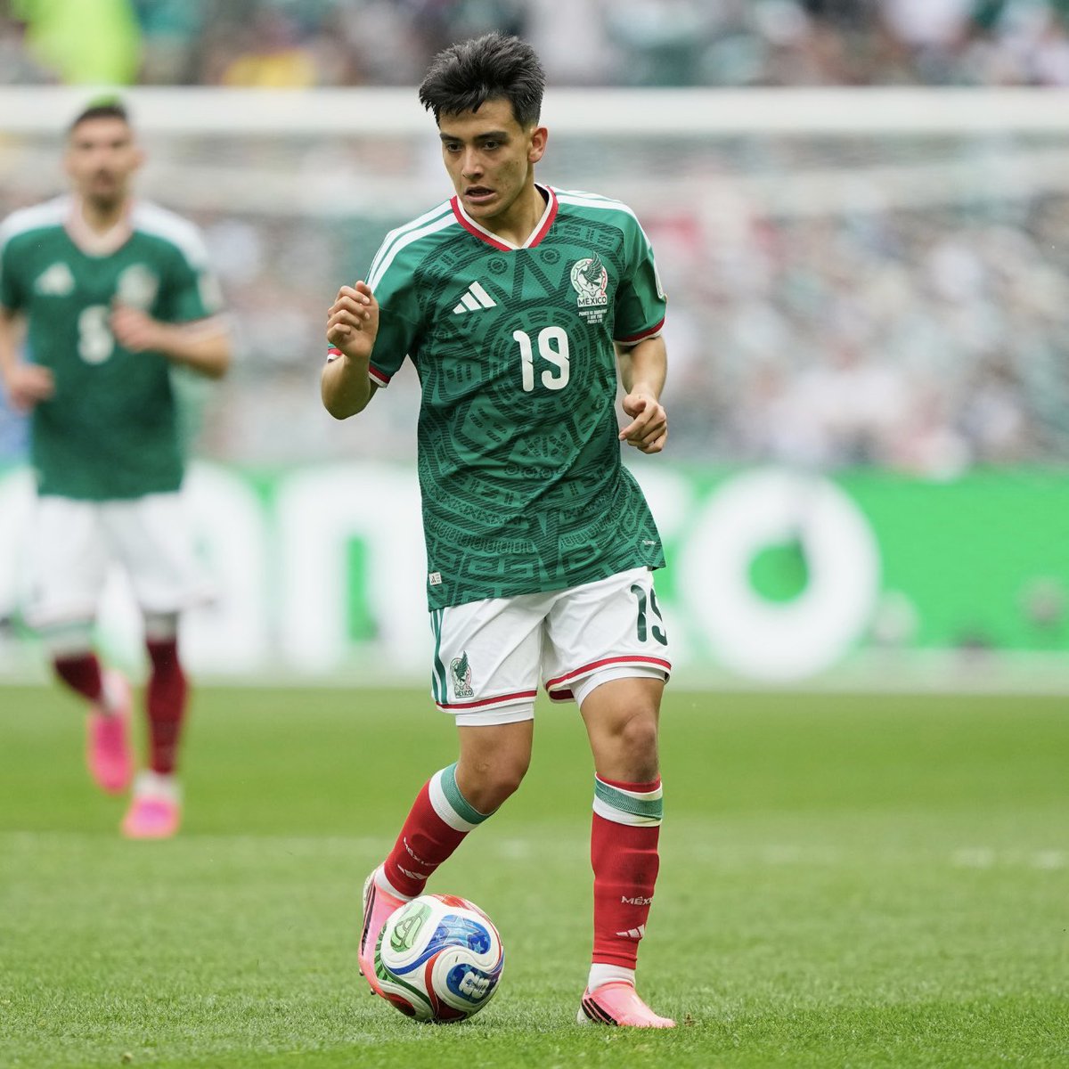 RaulOnDaRun's tweet photo. On a technical level, Mexico can match any other world class team in the world. 

Their great weakness has been a lack of Black players and rampant addiction to alcohol and partying.

That was until now… that was until a Colombian man and a boy who cannot legally drink walked in https://t.co/QJlBNYjQxj