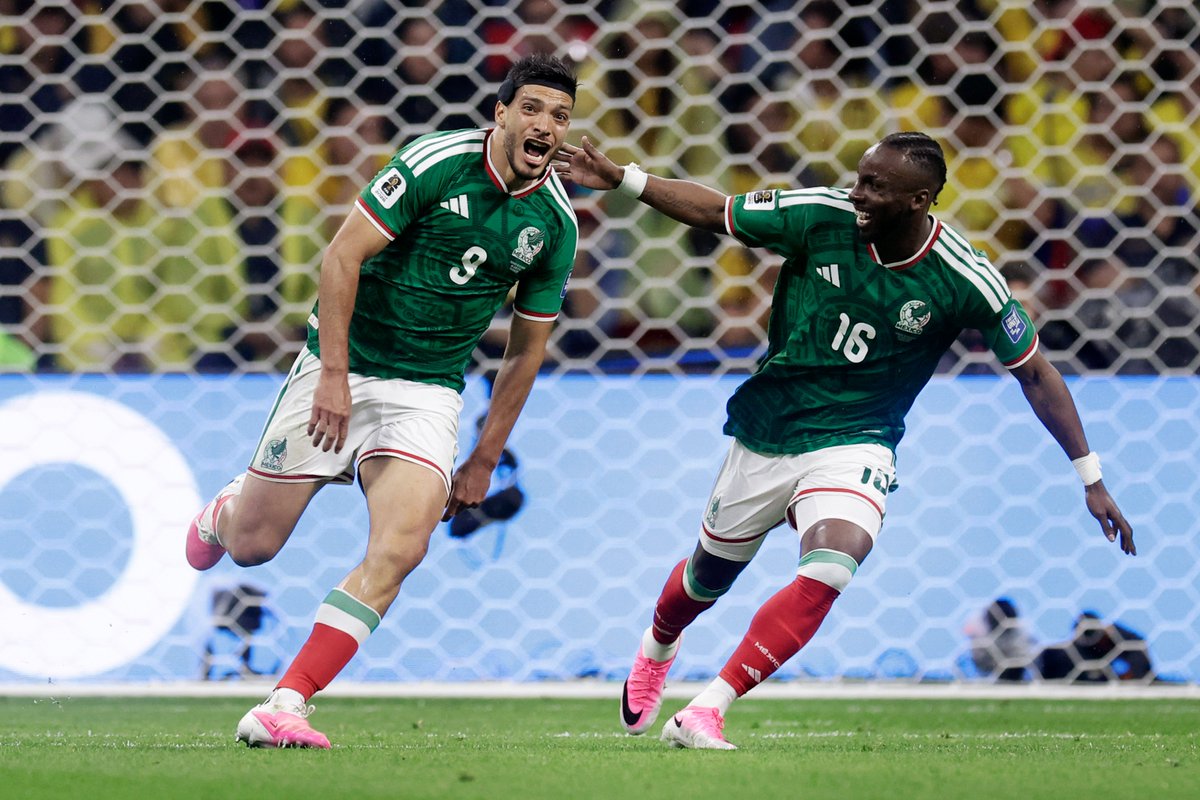 FIFAWorldCup_JP's tweet photo. 開催国メキシコが勢いに乗る🇲🇽⚽️
 
#FIFAWorldCup https://t.co/ul1mDIaJaH