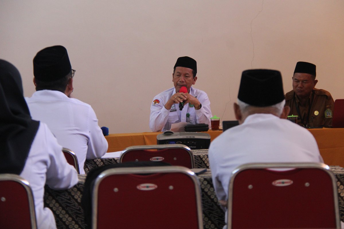 kemenaggk's tweet photo. Kantor Kementerian Agama Kabupaten Gunungkidul melalui Kelompok Kerja Pengawas Madrasah menyelenggarakan Bimbingan Teknis (Bimtek) Akreditasi Madrasah Tahun 2026 pada Senin (29/6/2026).

Selengkapnya di https://t.co/uxWSQmbLW8 https://t.co/ifPwNkUHoY