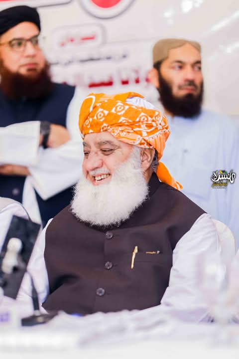 AftabJUI1's tweet photo. جےیوآئی کو بلوچستان میں حکومت کی پیشکش حتمی فیصلہ متعلقہ صوبائی جماعت کی مشاورت سے ہوگا۔
مولانا فضل الرحمٰن صاحب https://t.co/NV3ZzxdSMD