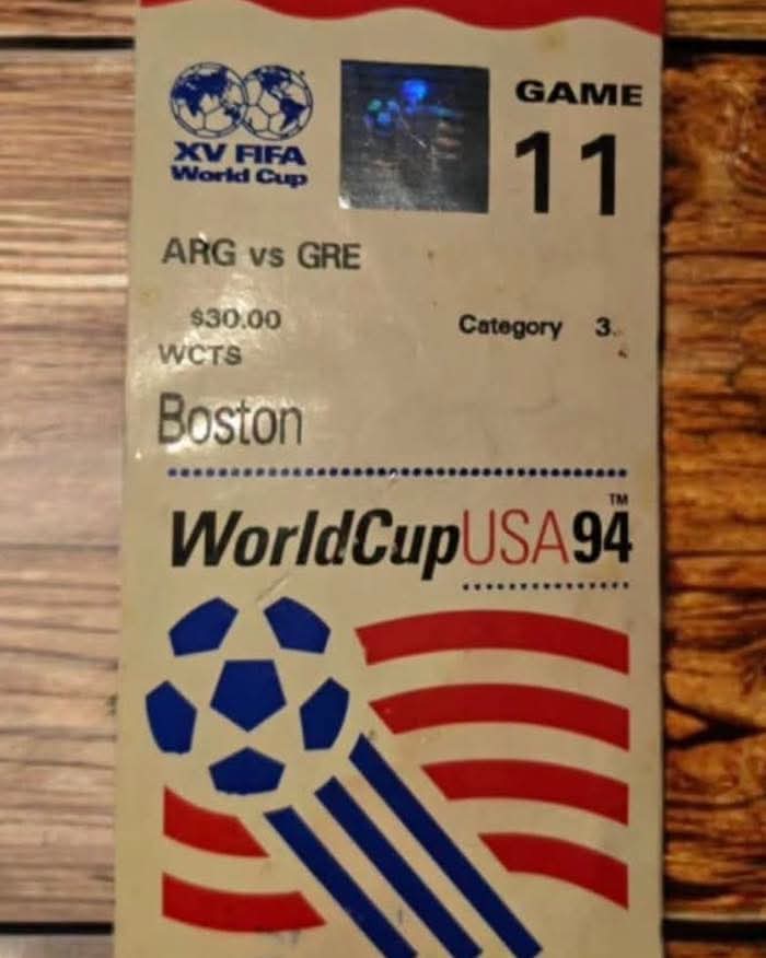 charlatacticape's tweet photo. US$30. Eso costaba una entrada para ver a la Argentina de Maradona en el Mundial de Estados Unidos 1994. Hoy, una entrada para un Mundial puede costar cientos o miles de dólares. Han pasado 32 años, pero el fútbol sigue llenando estadios a cualquier precio. https://t.co/ZrMfkmExZl