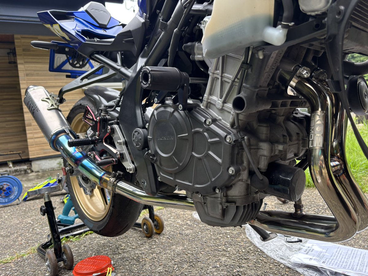 74MAKINO's tweet photo. 青空整備🧰始めた
終わったら🌧️降る前に散歩しよ https://t.co/mcogxVftk7