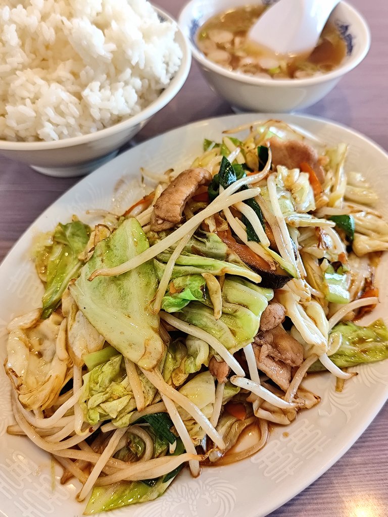 Rnyrg's tweet photo. 20円値上がりしてしまった町中華の野菜炒め（税込570円） https://t.co/NKy1SlrkVu