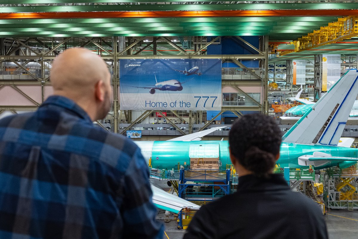 futureofflight's tweet photo. Celebrate the Fourth of July at #BoeingFutureOfFlight! We're open from 8:30 a.m. - 5:30 p.m. every day this weekend – including on Independence Day.

Take the Boeing Everett Factory Tour to see how some of the most iconic Boeing airplanes are assembled, including the 777 and 777X.

https://t.co/NfTAeXy8qK