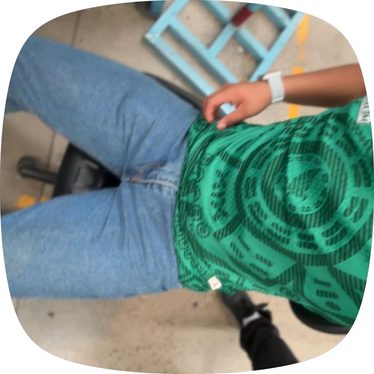 emramirez_09's tweet photo. Si gana México me cojo a uno de ustedes yo pago todo https://t.co/eI6r5rFGU1