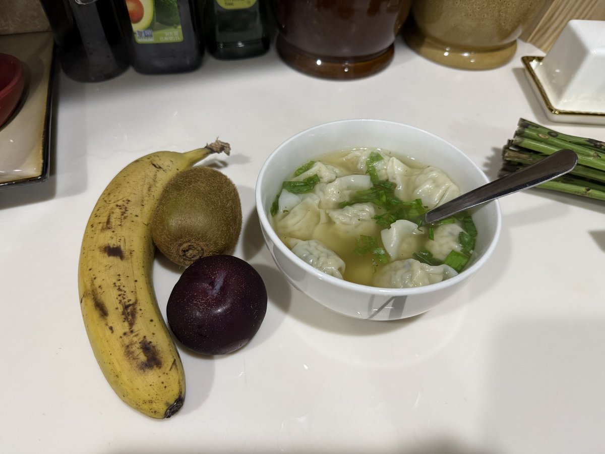 edtwtsadly's tweet photo. 400 calories btw https://t.co/luBQGKXPTg
